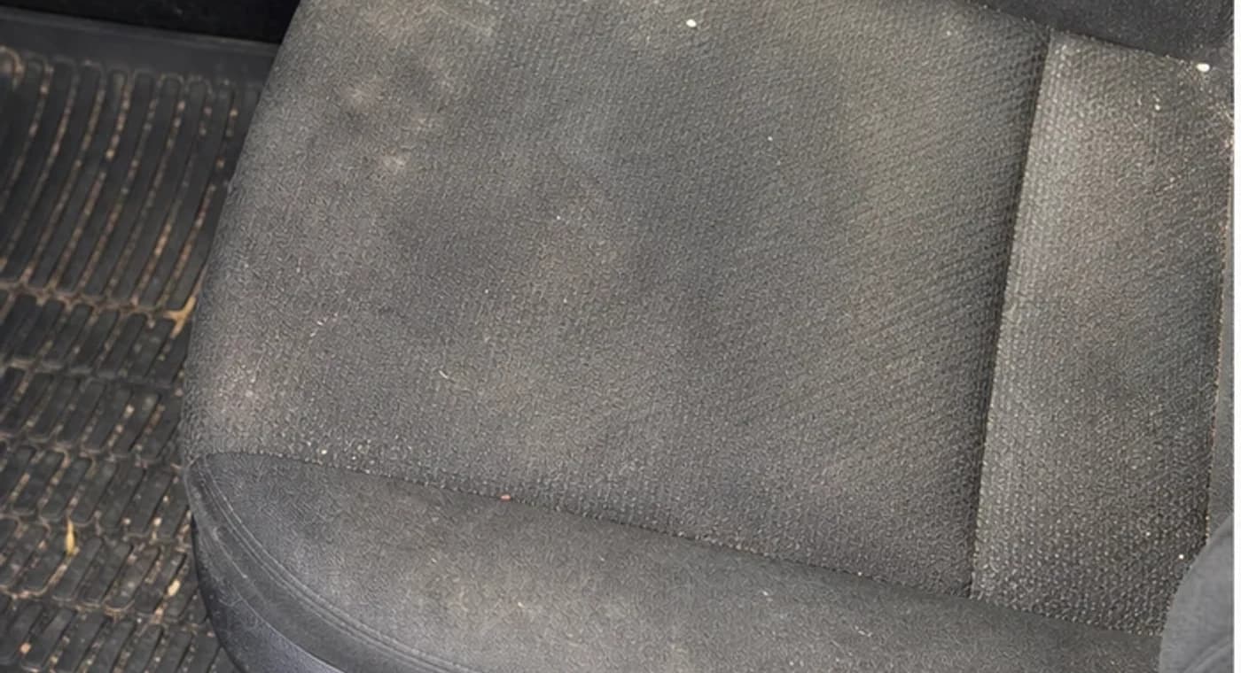 Tapizado de tela antes de limpiar